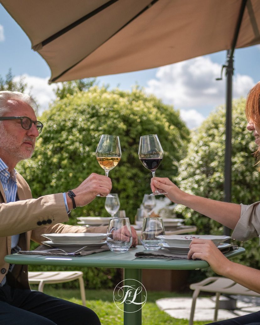 Un déjeuner sur la terrasse du domaine