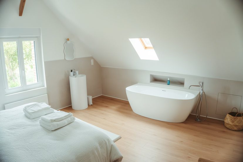 La suite Pic Épeiche et sa baignoire