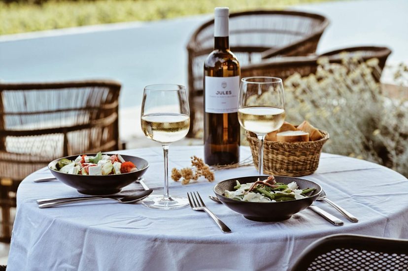 Jules blanc à la table du domaine